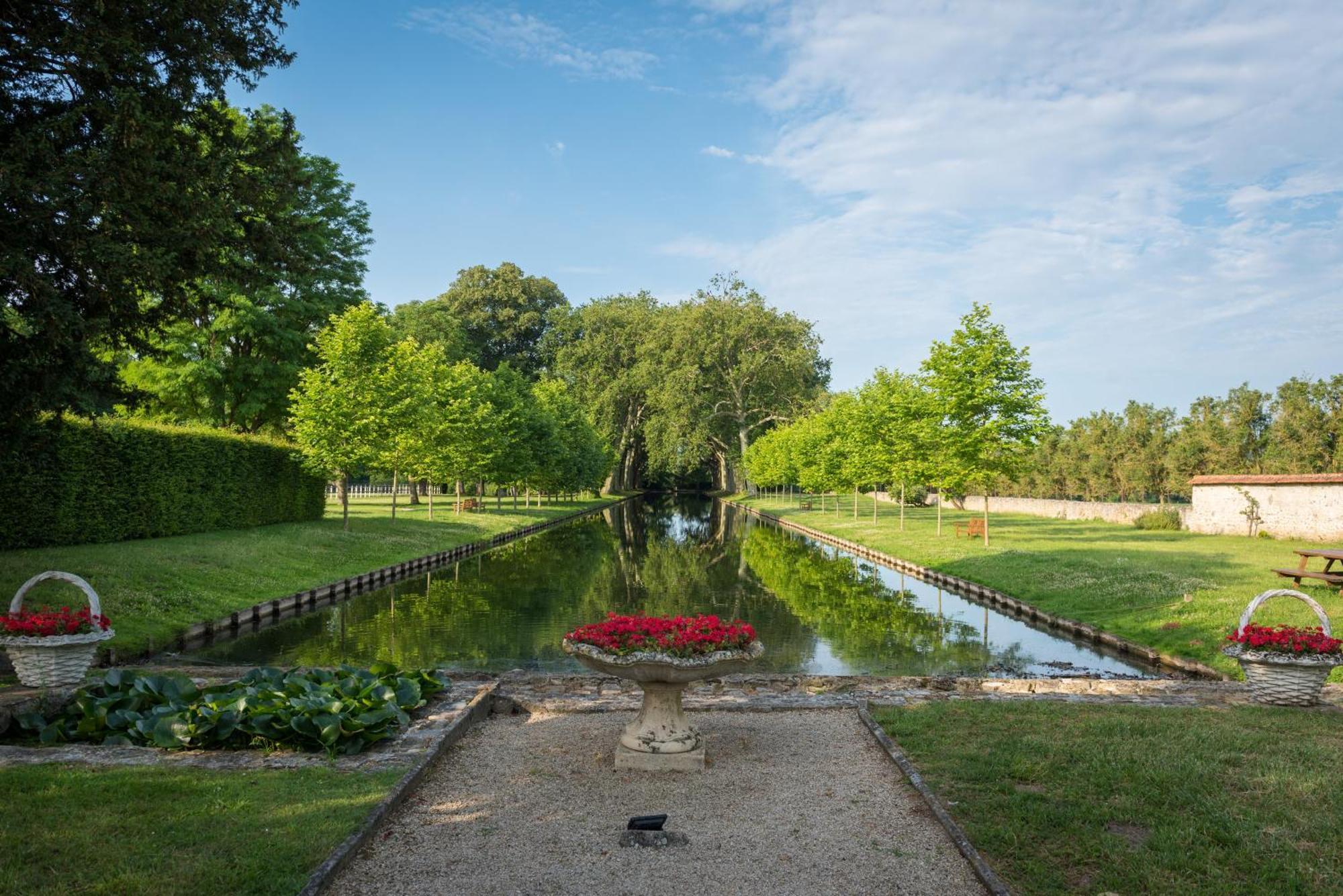Chateau De Courcelles - Relais & Chateaux Exterior foto